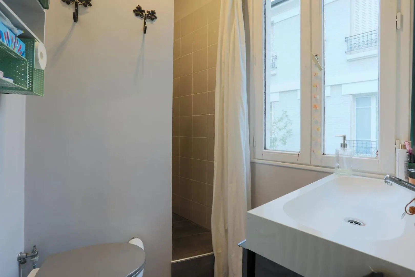 The Iris - Cosy Spacious House & Terrace Paris