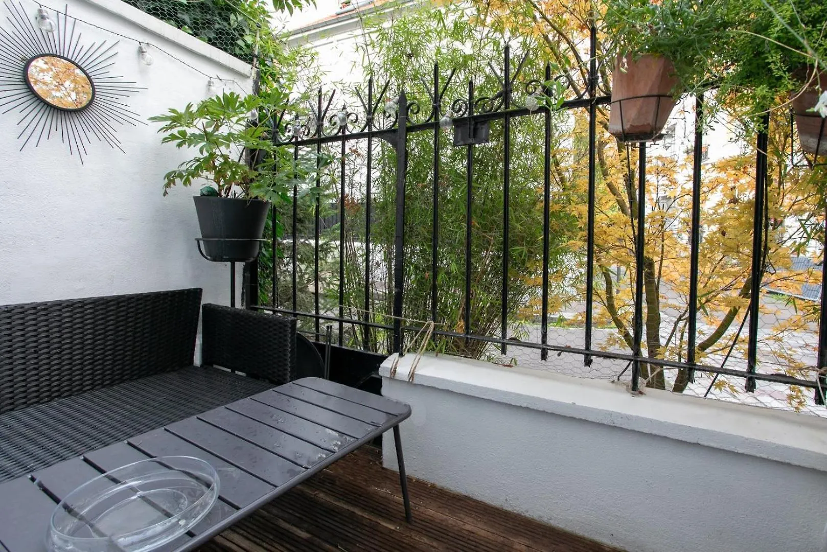 The Iris - Cosy Spacious House & Terrace Paris