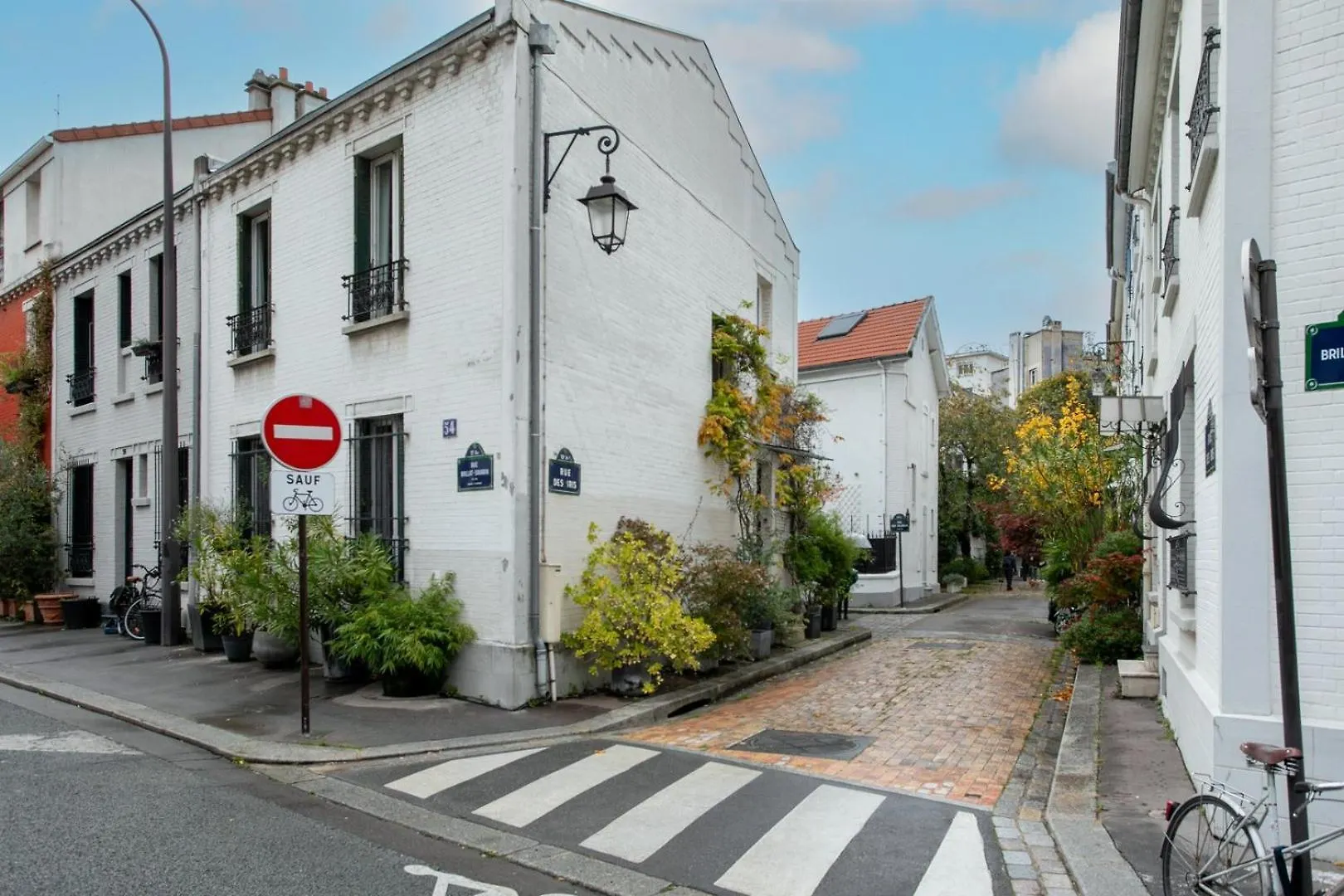 The Iris - Cosy Spacious House & Terrace Paris Guest house