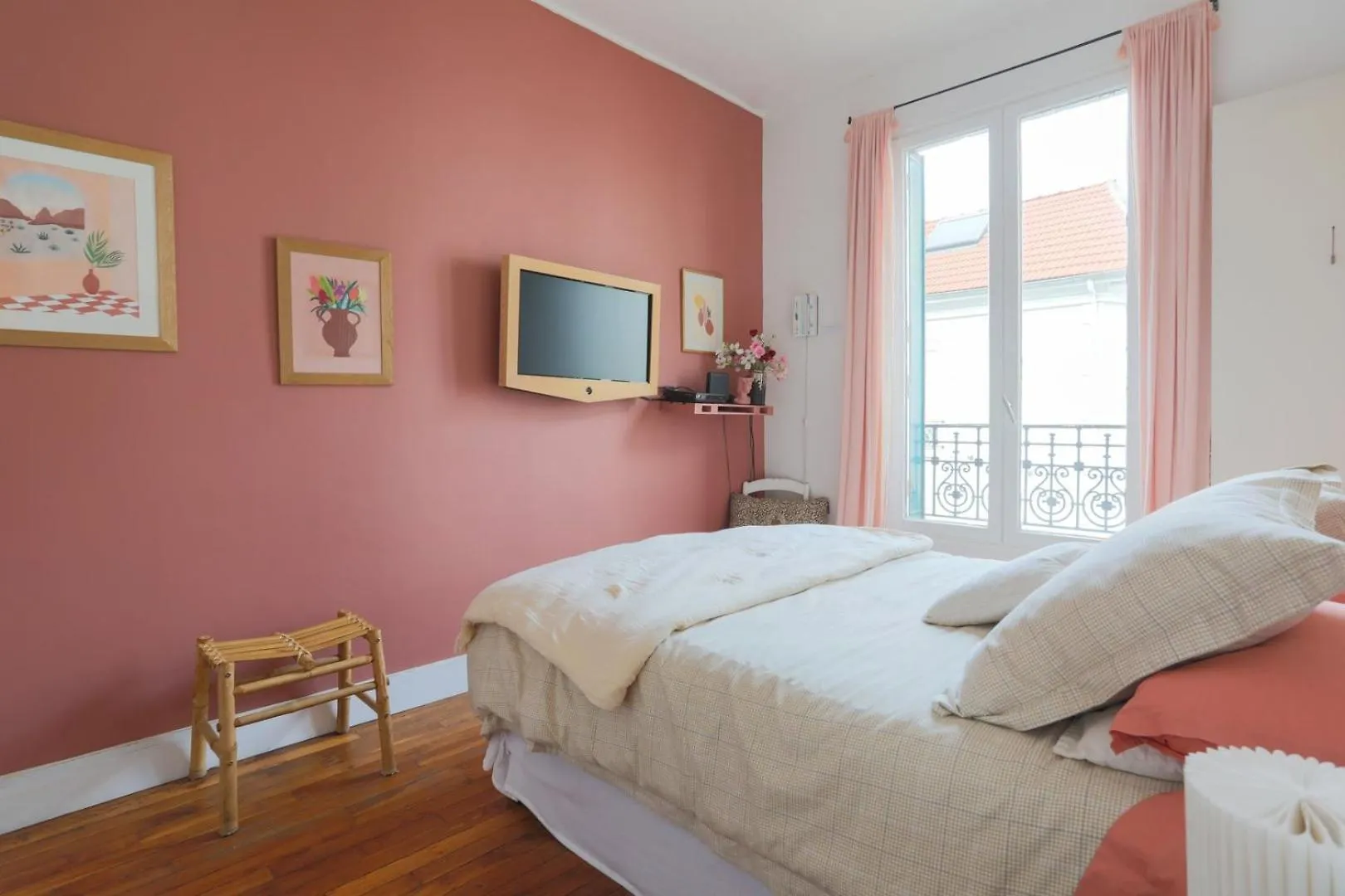 The Iris - Cosy Spacious House & Terrace Paris Guest house
